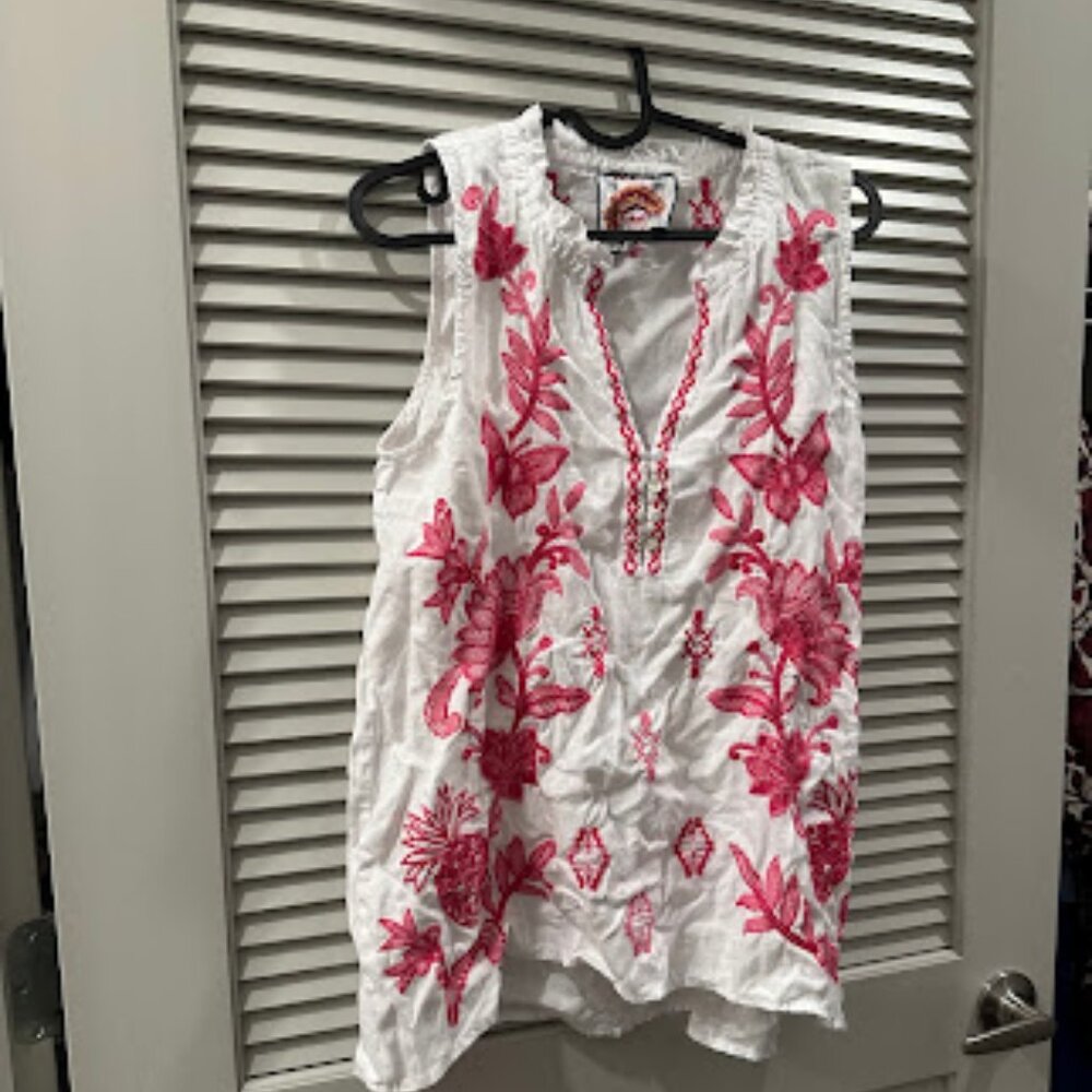 LINEN RUFFLE NECK TANK